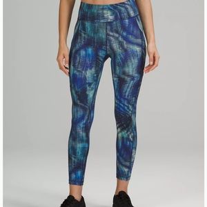 Lululemon Invigorate 25” tights - size 6
